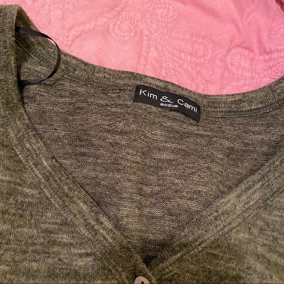 Kim & Cami Medium Button Down Tie Top Deep Green - Picture 8 of 10